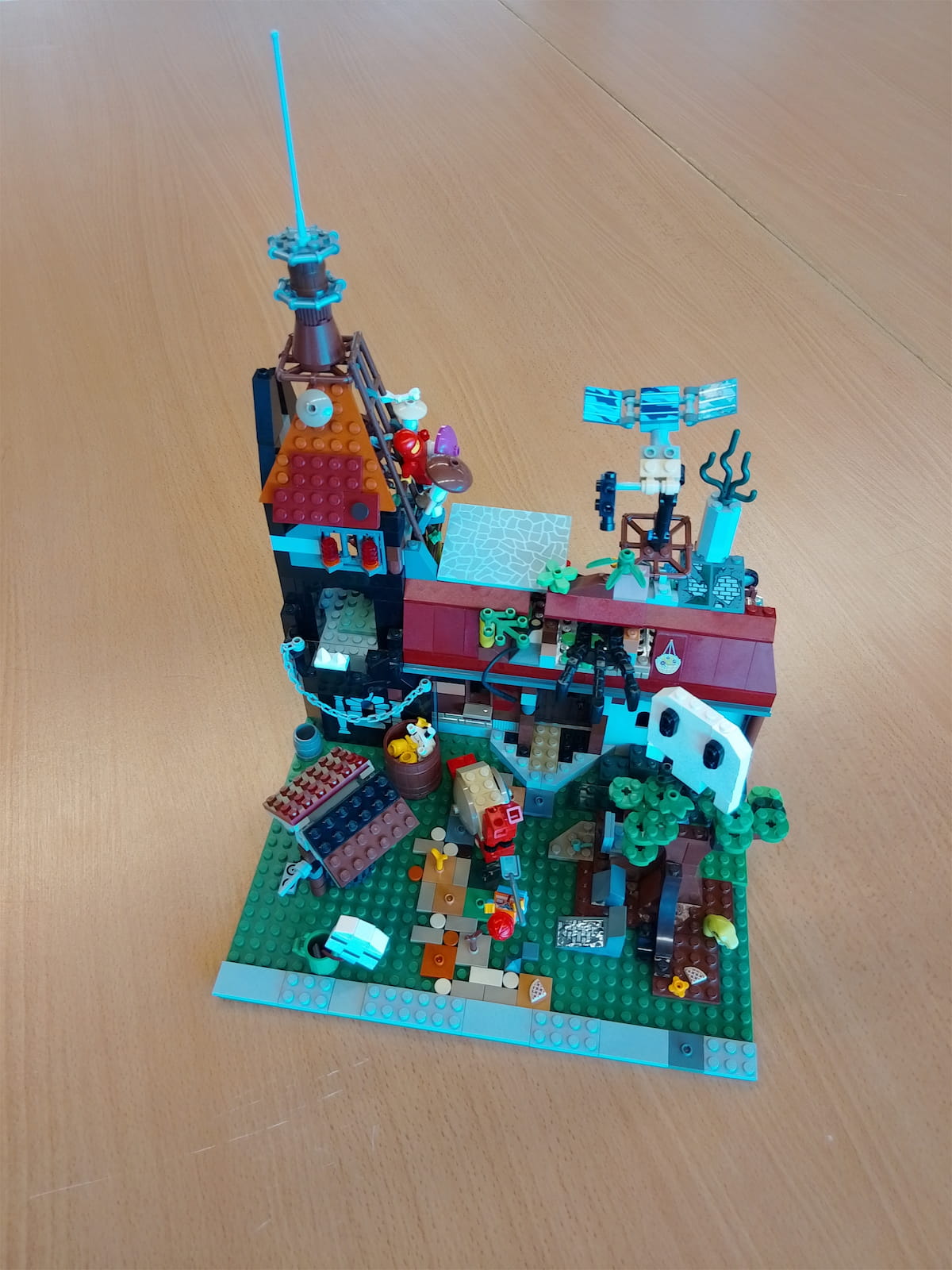 MOC Le Château Mécanique & Observatoire par Didi Bricks